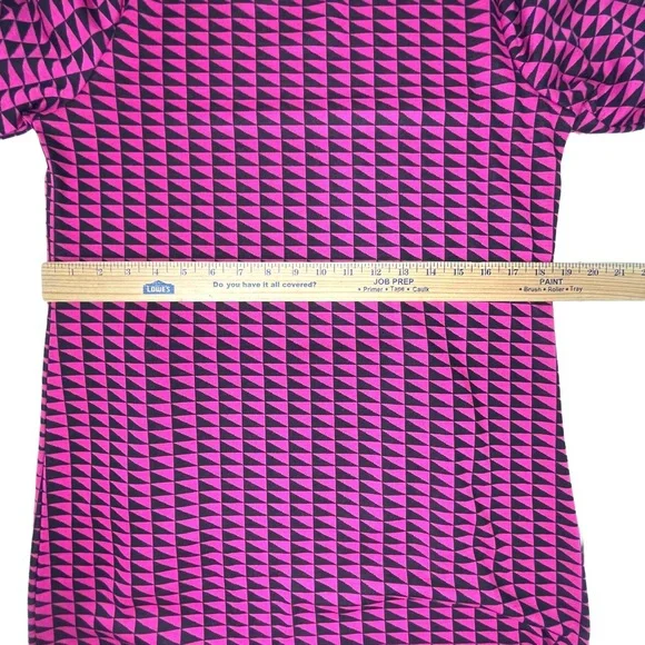 Tyler Boë Pink and Black Geo Print Knit Shift Dress Size Medium - Picture 9 of 12